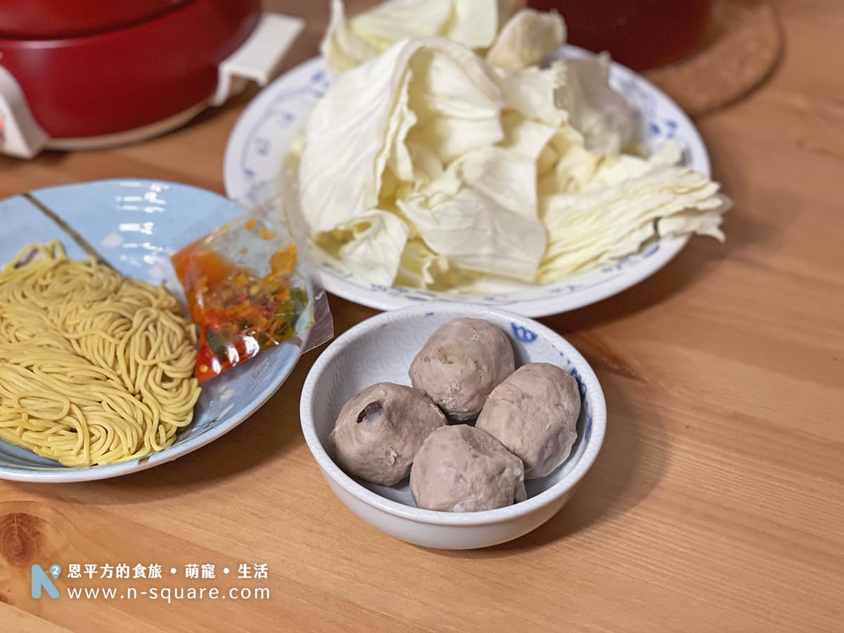 手工製作黑豬肉香菇丸，老闆推薦號稱台北最好吃的丸子