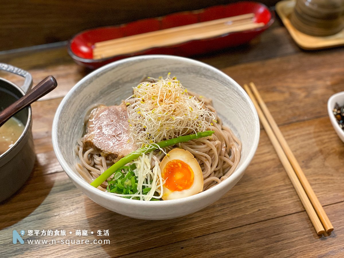 麵屋緣延續京都本店「醫食同源」的概念，使用優質營養的食材烹調，吃起來不會像其他拉麵一樣感覺對身體有負擔。