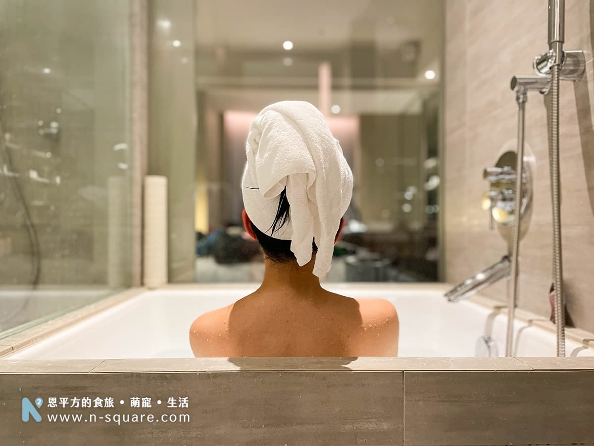飯店有浴缸還是很棒的，可以透過泡澡消除一整天的疲累，對身體循環也很健康。