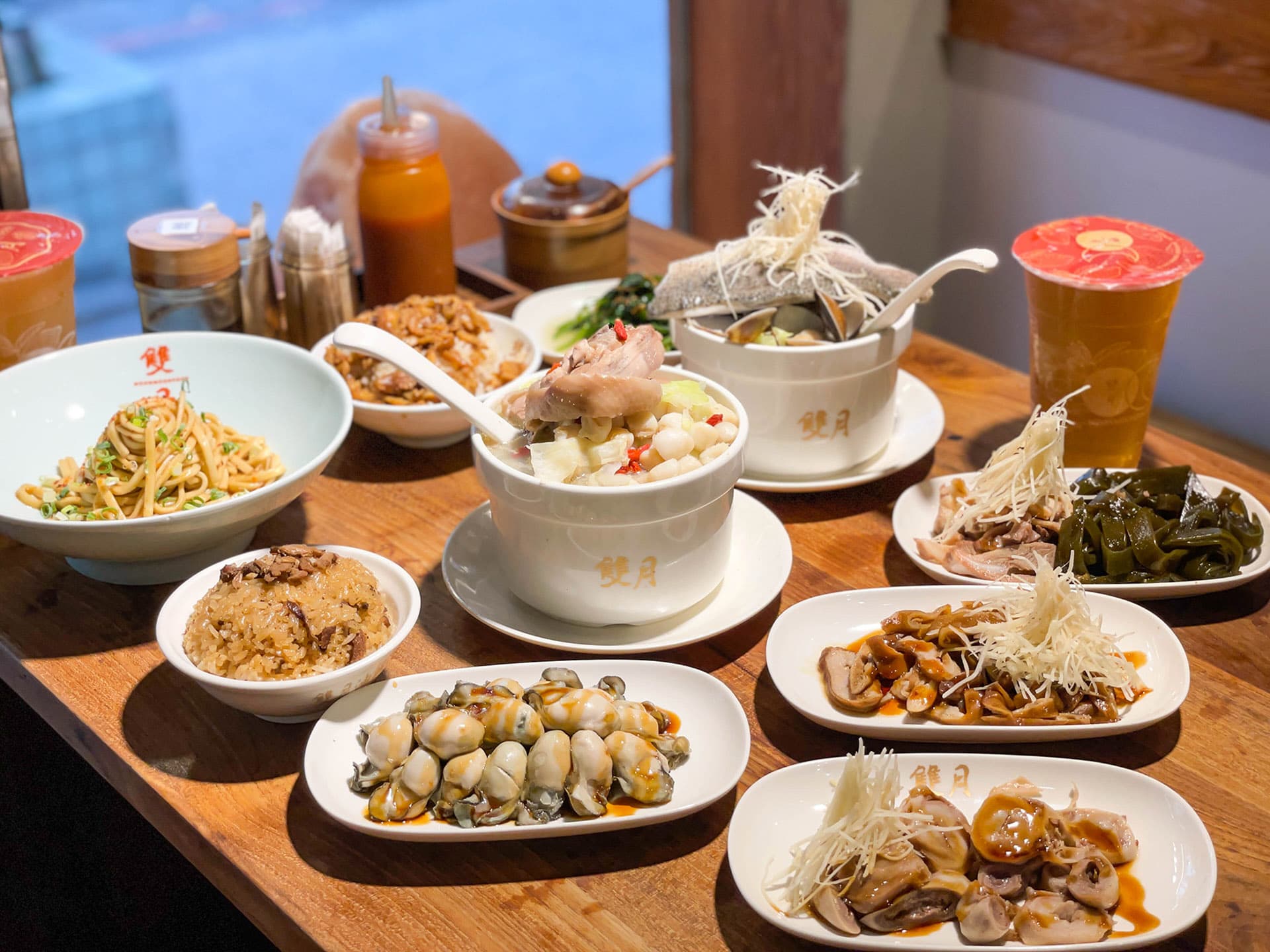 中正區美食 雙月食品社青島店 健康養生且大份量的超人氣雞湯米其林必比登名店 恩平方的食旅 萌寵 生活